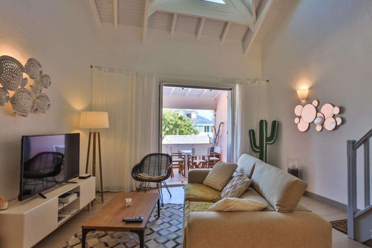 Stunning New Apartment With View Of Orient Bay Quarter of Orleans Luaran gambar