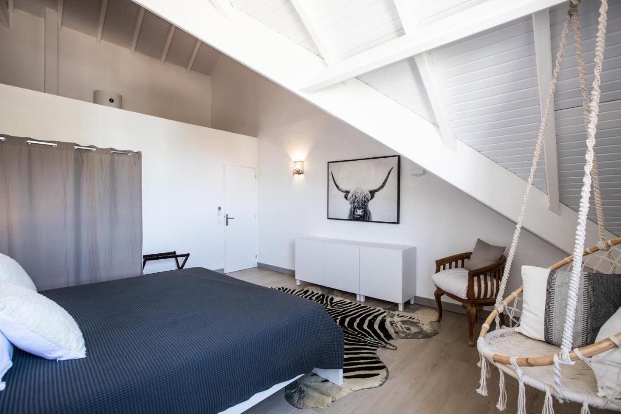 Stunning New Apartment With View Of Orient Bay Quarter of Orleans Luaran gambar